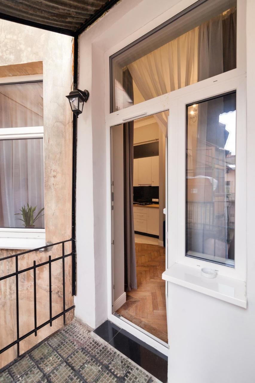 Chopin Apartment In The Center Of Lviv Exterior photo